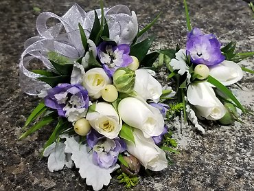 Matching set of a corsage and boutonniere