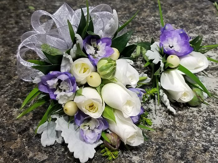 Matching set of a corsage and boutonniere